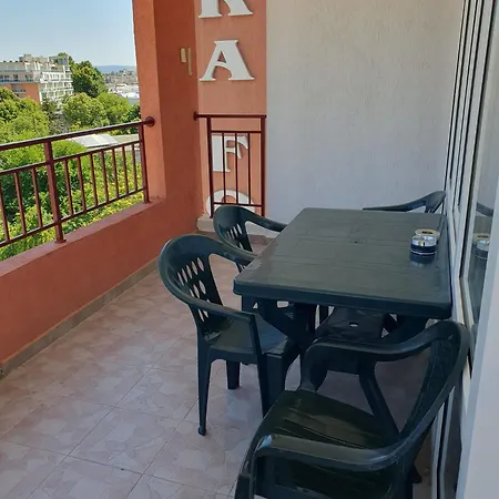 Sea View Apartment *